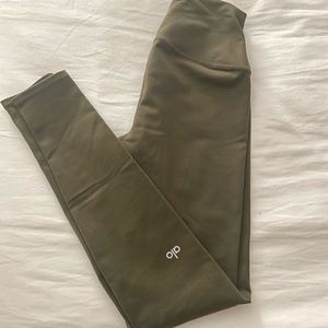 Alo high Waist Legging in Dark Olive